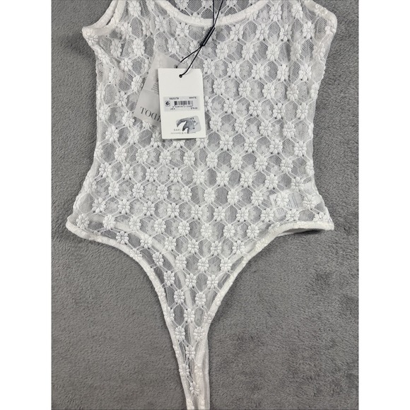 BARDOT Top White Lace Floral Sheer Bodysuit Snap Button Mock Neck Women M NWT - Picture 6 of 12